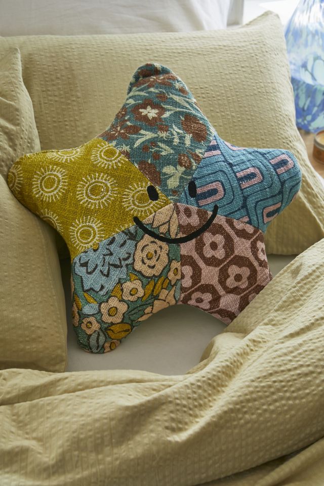 Throw pillows hotsell urban outfitters