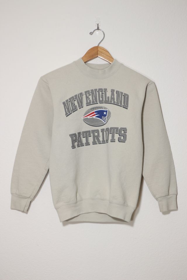 Vintage New England Patriots Mock Neck Sweatshirt