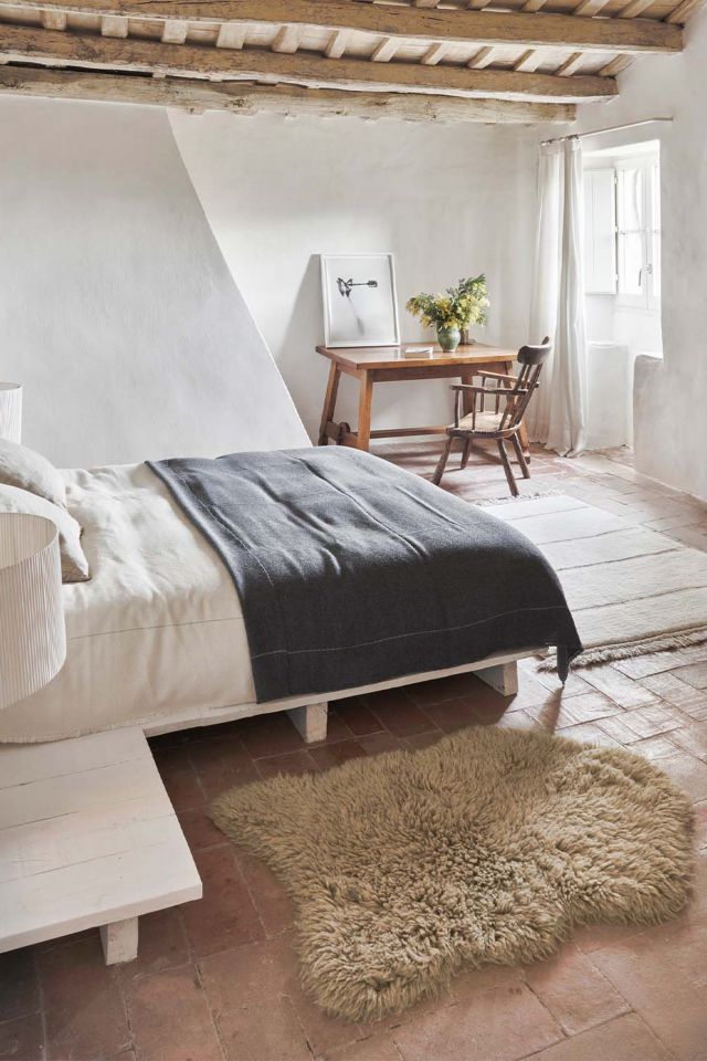 Sheep Beige Handmade Washable Tufted Sheepskin Rug