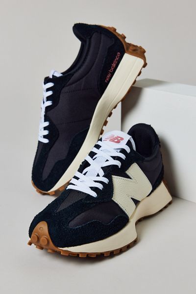 New Balance 327 Sneakers