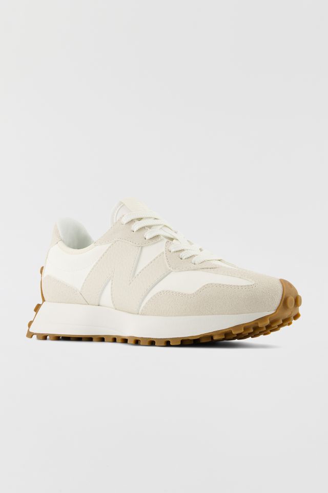 New Balance Women's 327 Sneaker | Urban Outfitters
