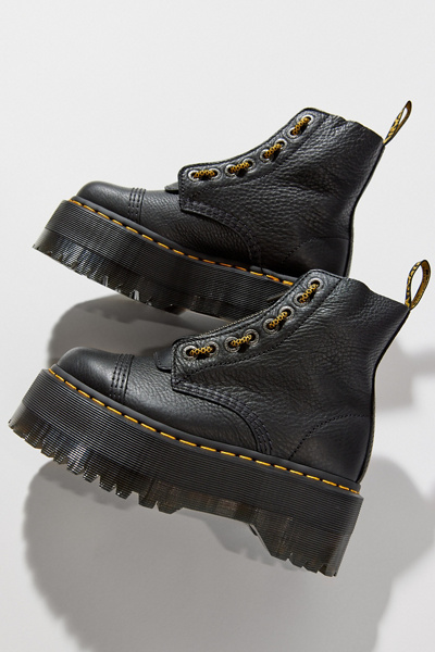 Dr. Martens Sinclair Combat Boot In Black Hammered Leather With A Large Treaded Sole In Black
