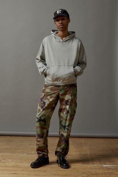 Urban Renewal Vintage Camo Cargo Pant | Urban Outfitters Canada