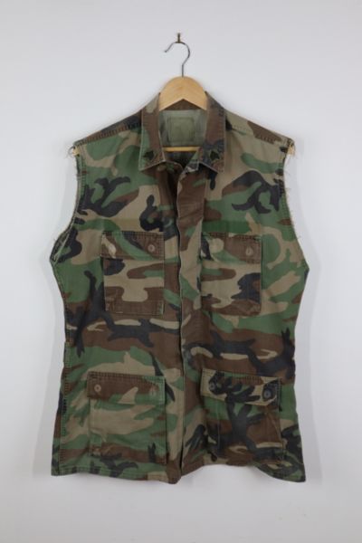 Vintage Sleeveless Camo Jacket | Urban Outfitters
