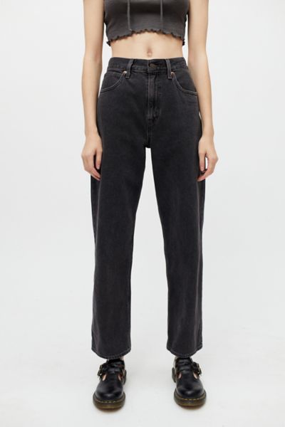 Urban outfitters shop levi mom jeans