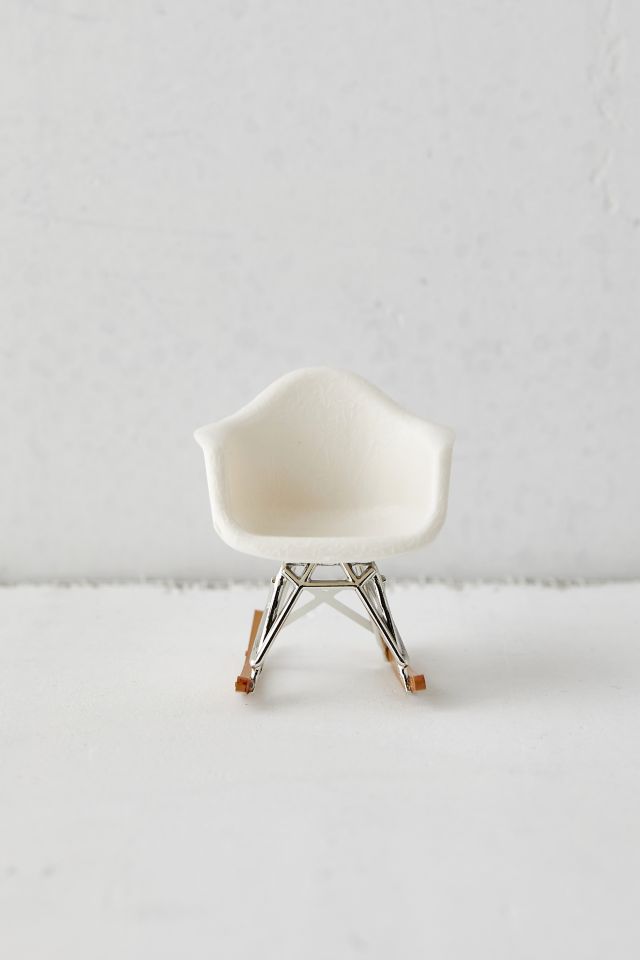 Mini Swing Chair Figure #1
