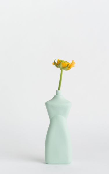 Middle Kingdom X Foekje Fleur Porcelain Curvy Vase In Mint