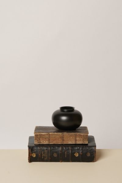 Middle Kingdom Miniature Porcelain Apple Vase