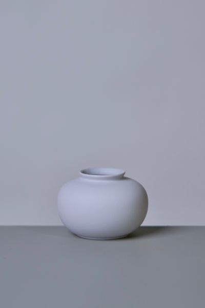 Middle Kingdom Miniature Porcelain Apple Vase In Lilac Grey