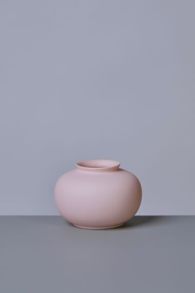 Middle Kingdom Miniature Porcelain Apple Vase In Dusty Pink