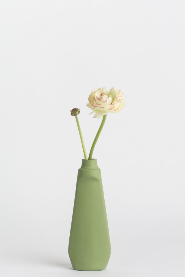 Middle Kingdom x Foekje Fleur Porcelain Lotion Vase