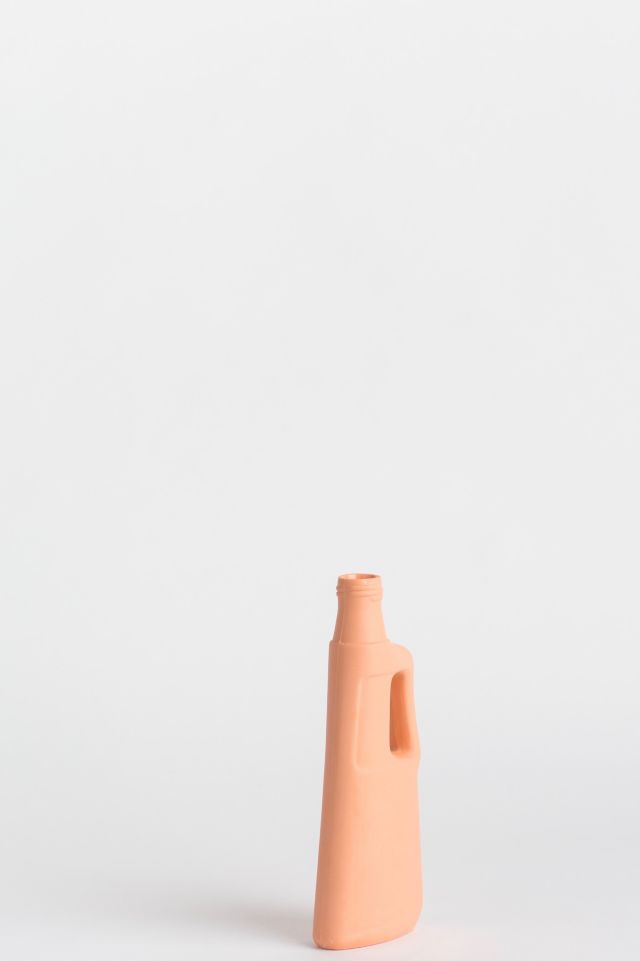Middle Kingdom x Foekje Fleur Porcelain Revolver Vase #1