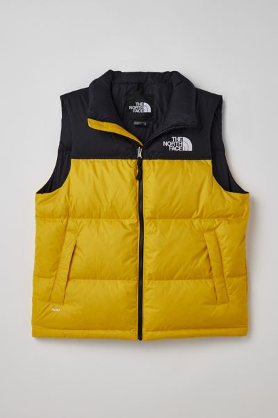 THE NORTH FACE 1996 RETRO NUPTSE VEST JACKET IN GOLD, MEN'S AT URBAN OUTFITTERS
