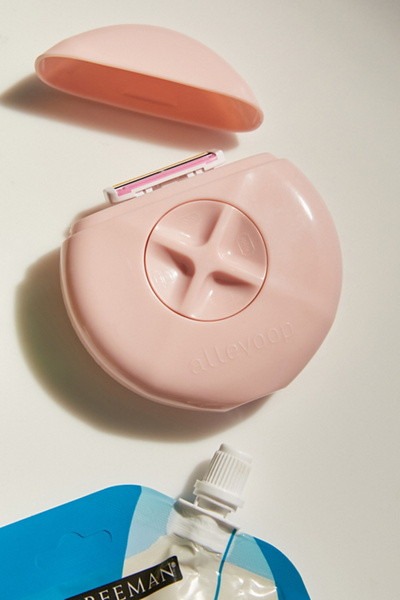 Alleyoop All-In-One Portable Razor | Urban Outfitters