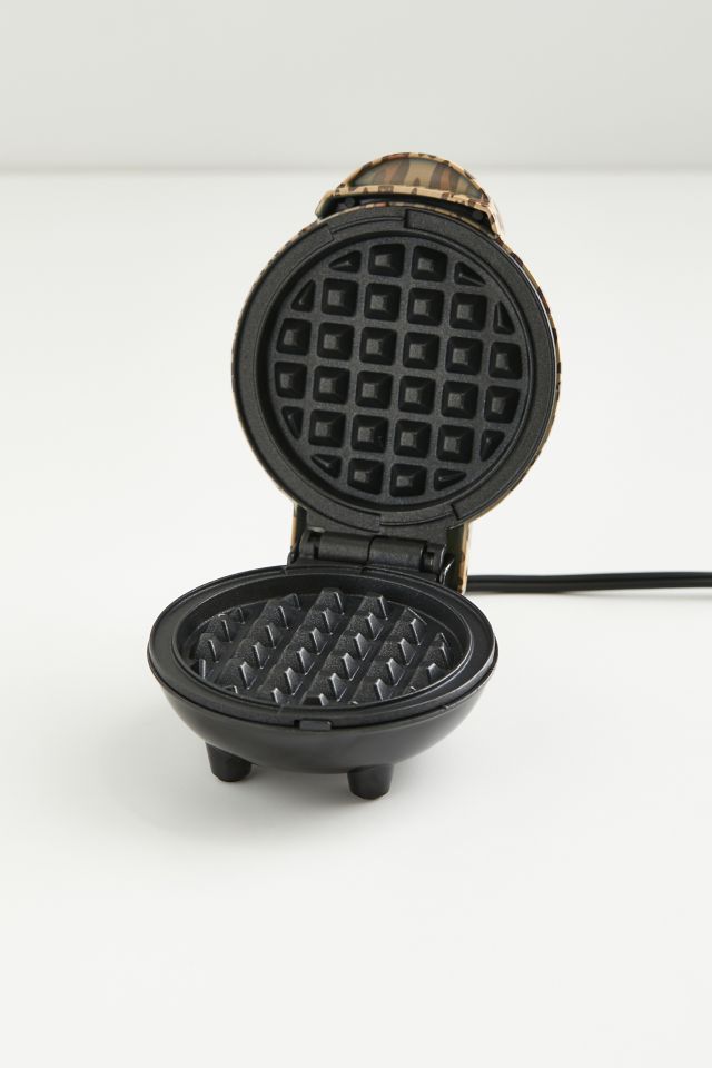 Printed Mini Waffle Maker  Urban Outfitters Mexico - Clothing