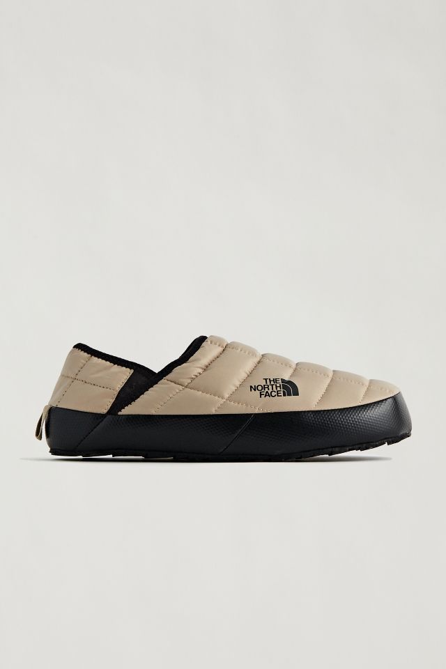 Lav en snemand Regnskab ulv The North Face Thermoball Traction Slipper | Urban Outfitters
