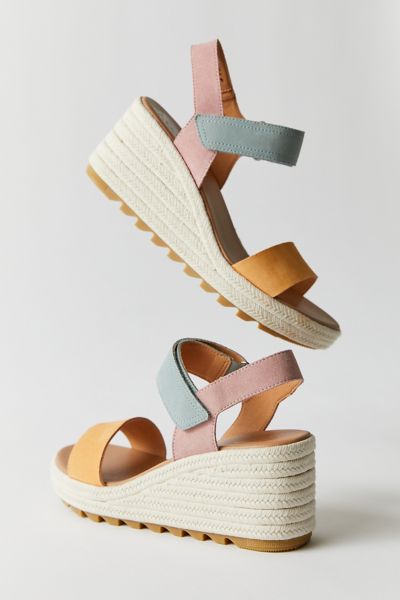 urban outfitters sorel