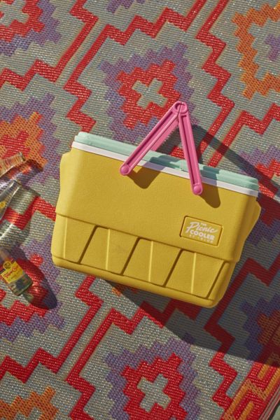 Igloo 25-quart Retro Picnic Basket Cooler In Yellow