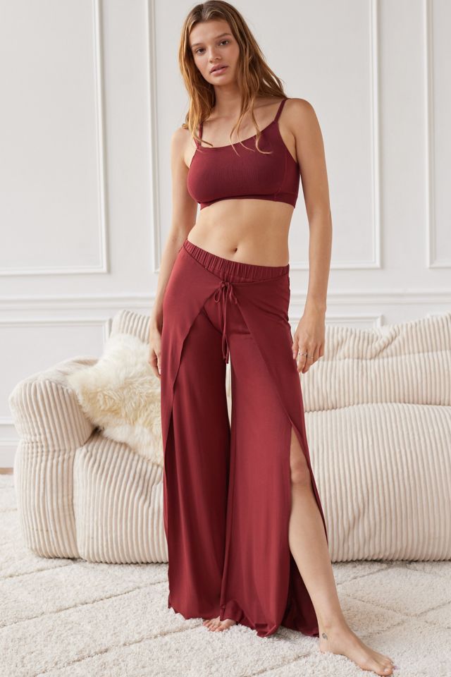 Out From Under Angie Cozy Wide-Leg Pant  Urban Outfitters Mexico -  Clothing, Music, Home & Accessories