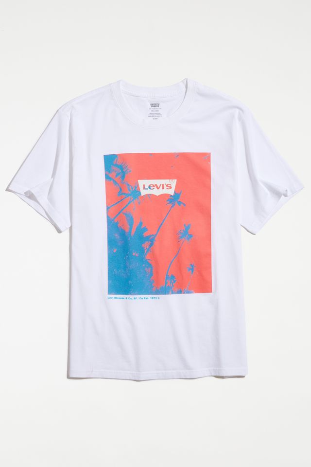 Levi’s Relaxed Fit Tee Urban Outfitters