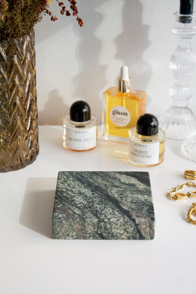 The Parmatile Shop Marble Pedestal #2