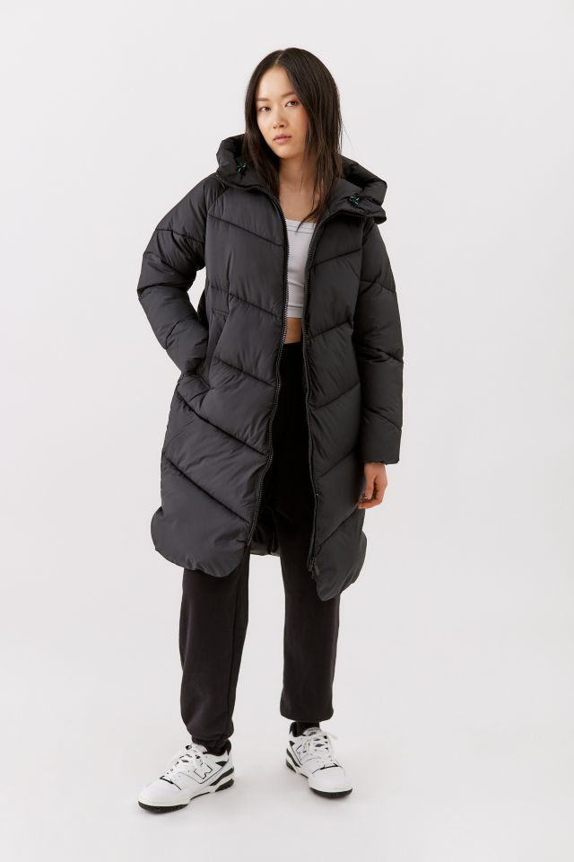 Urban Outfitters Uo Marjorie Longline Puffer Jacket in Black