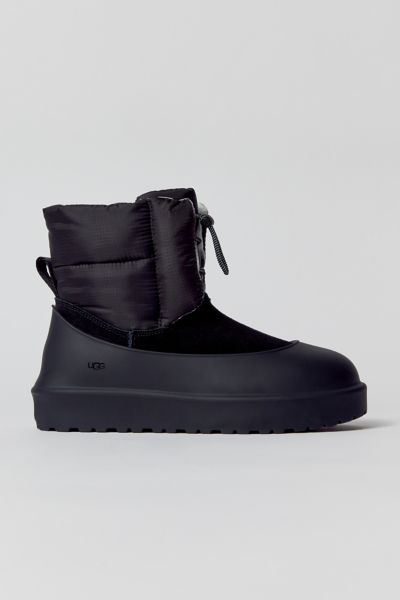 Shop Ugg Classic Maxi Toggle Boot In Black, Women's At Urban Outfitters