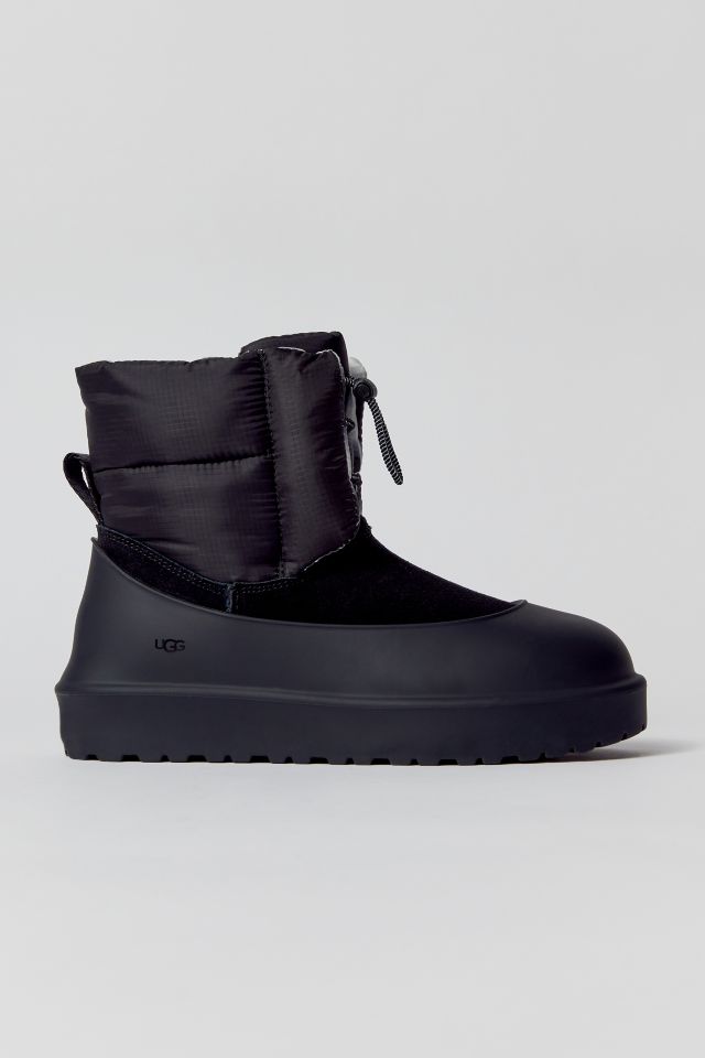 UGG Classic Maxi Toggle Boot | Urban Outfitters