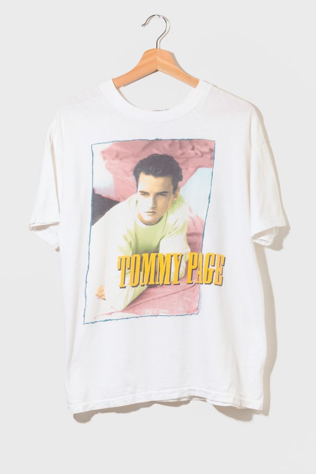 Tommy 90s store t shirt