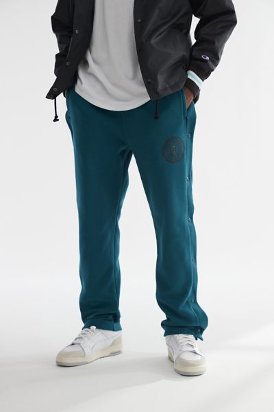 Champion uo exclusive reverse weave jogger pant hot sale