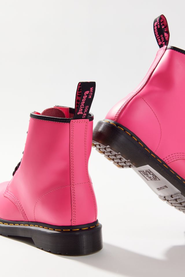 Hot pink hotsell dr martens womens