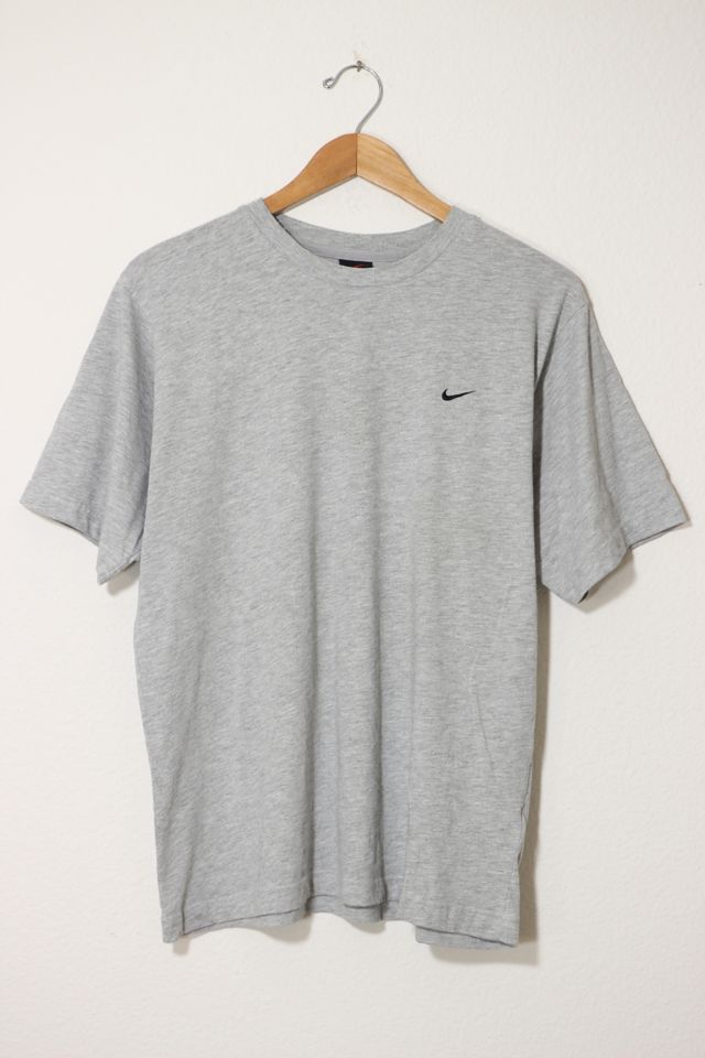 Vintage Y2K Nike Mini Swoosh Embroidered T-Shirt / Nike t Shirt / Vint –  LOST BOYS VINTAGE