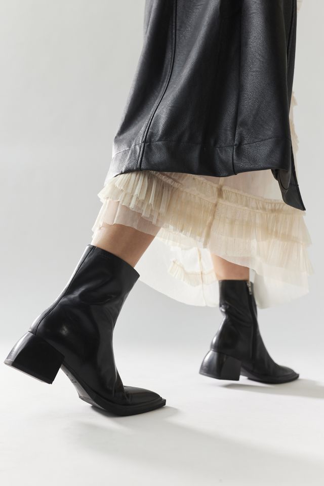 vivian boots vagabond