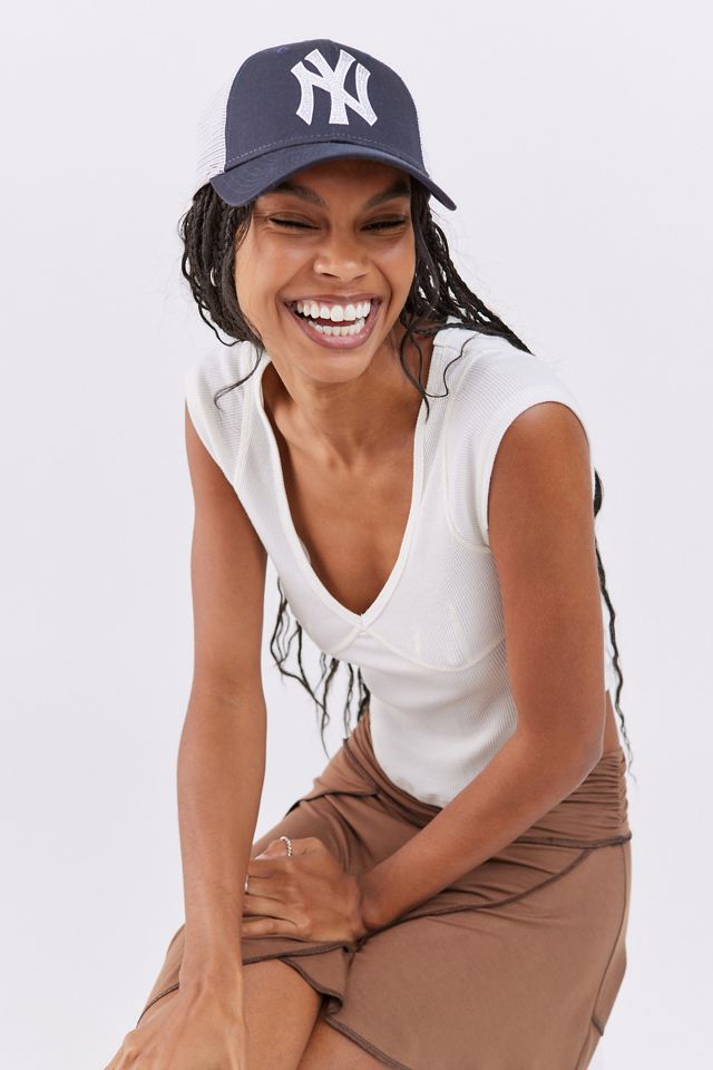 NYC RHINESTONE PRE CURVE TRUCKER HAT
