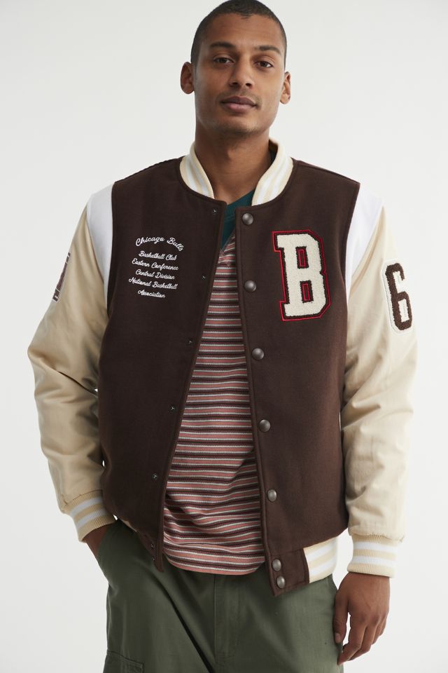 CHICAGO BULLS ULTRA GAME ジャケット 1XL ブルズ ULTRA GAME UO Exclusive Chicago Bulls Workwear Varsity