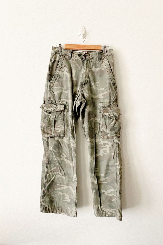 Vintage Levi's Camo Pants | Urban Outfitters