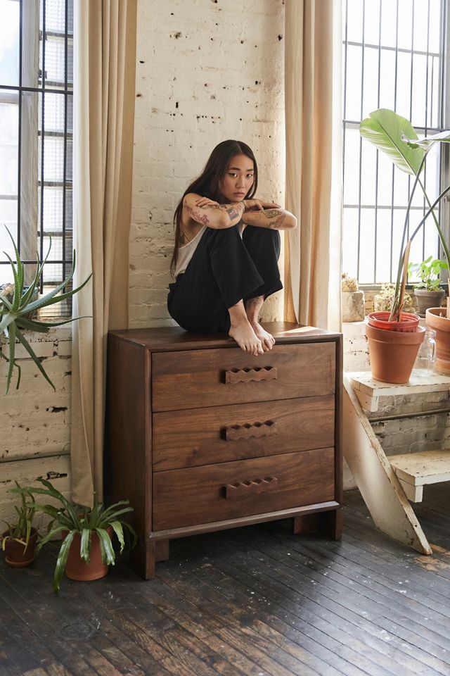 Alonzo 3-Drawer Dresser | Urban Outfitters