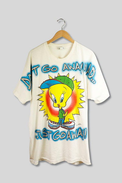 LOONEY TUNES tweety 1997年製 tシャツ Vintage 1997 Looney Tunes Tweety Bird T Shirt | Urban Outfitters
