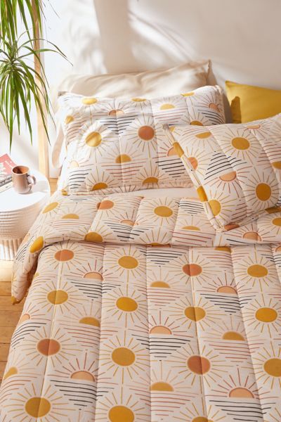 Geo Sun Printed Quilt Set | Urban Outfitters Canada