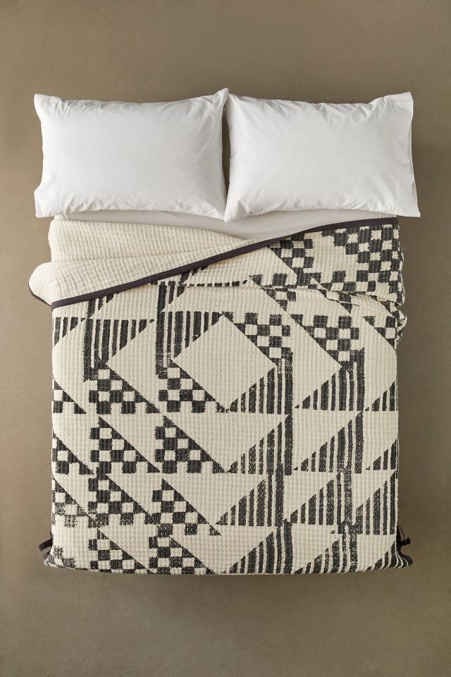 Mimi Geo Bed Blanket #1