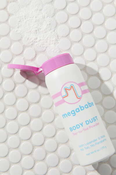 Megababe Body Dust Top-To-Toe Powder | Urban Outfitters