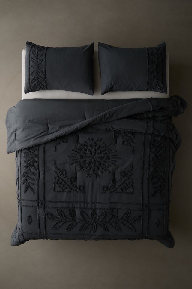 Jackie Icon Tufted Comforter