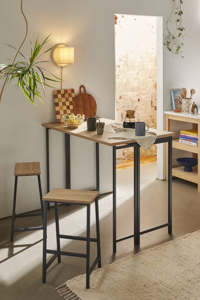 Breakfast bar style discount table and chairs