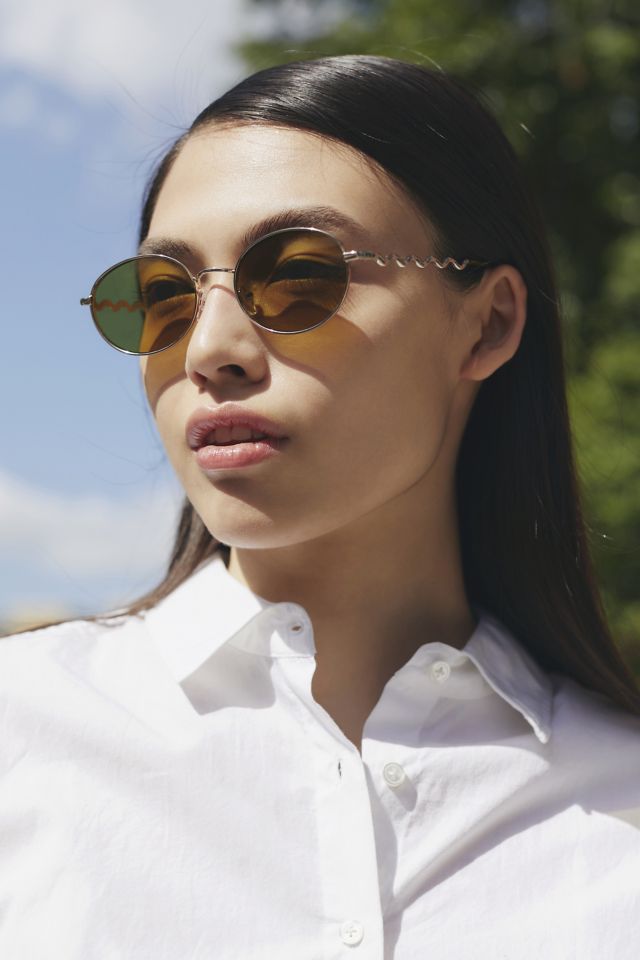 Rue Wavy Metal Round Sunglasses | Urban Outfitters Canada