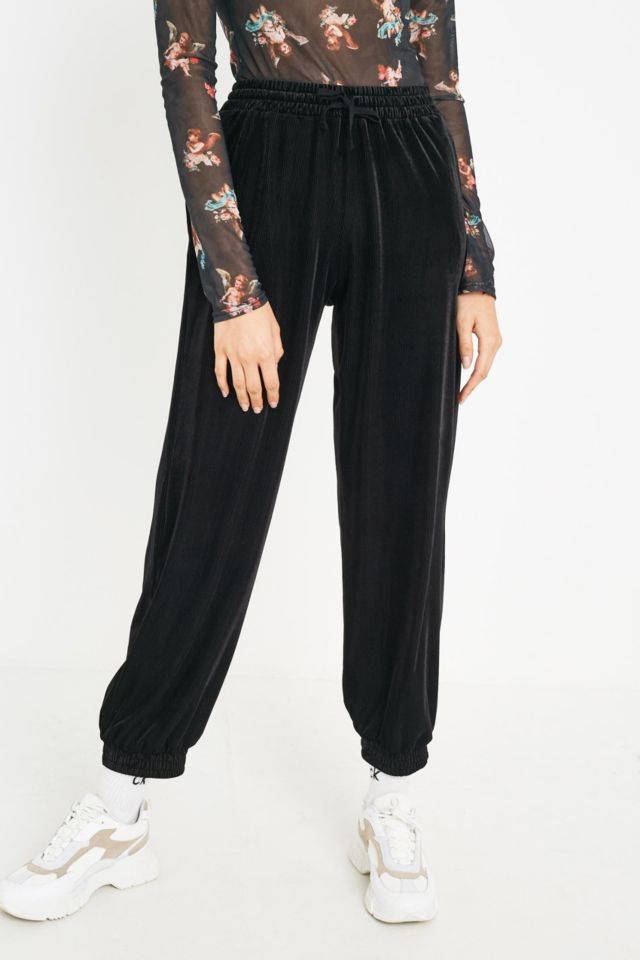UO Black Pleated Velvet Jogger Pant | Urban Outfitters