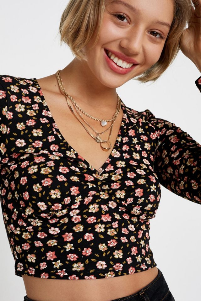 LILY brunt kozara オリーブ １枚 UO Bonnie Floral Cropped Top | Urban Outfitters