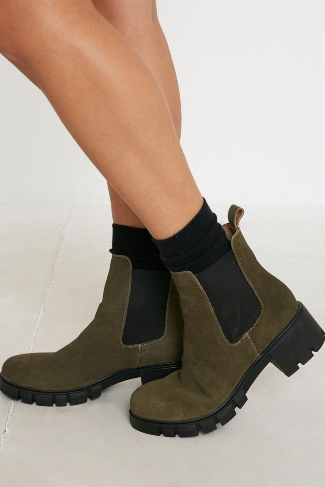 Urban outfitters hotsell chelsea boots