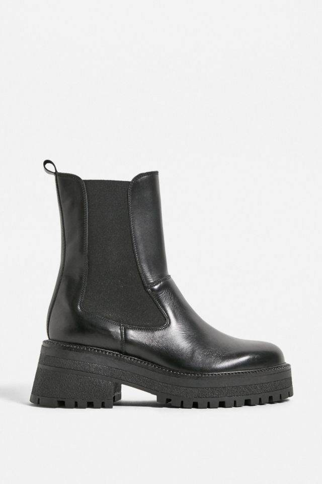 urban outfitters chunky boots