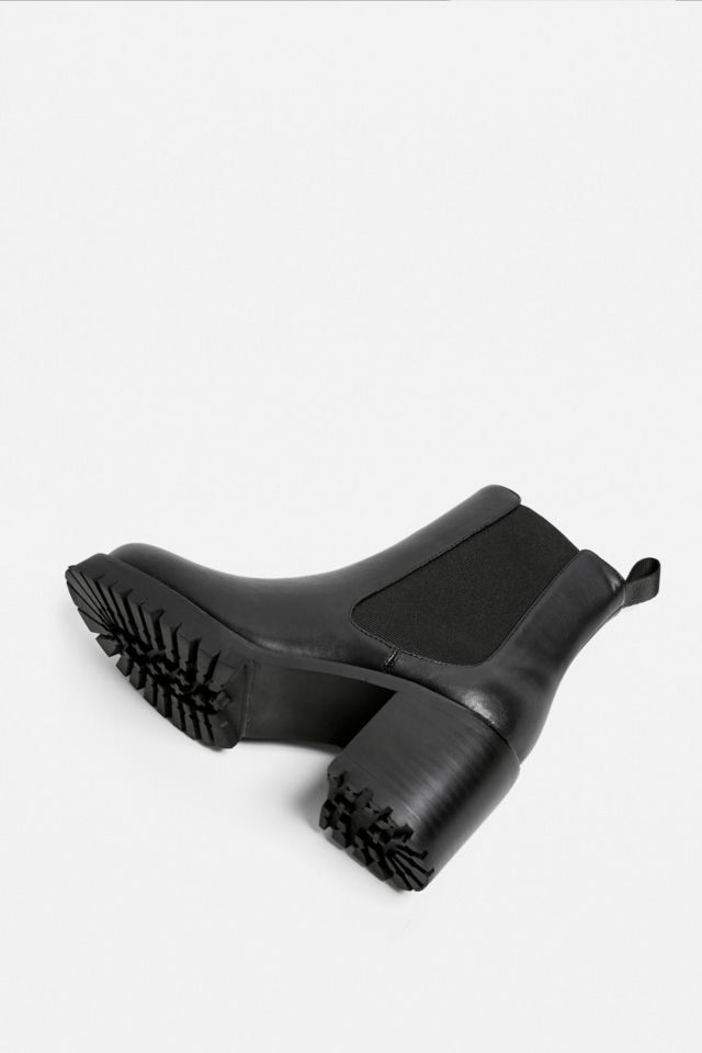 Urban outfitters outlet black chelsea boots