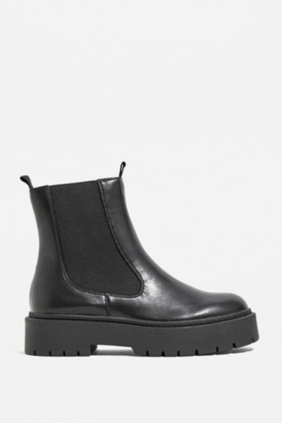 UO Barr Flatform Chelsea Boot | Urban Outfitters